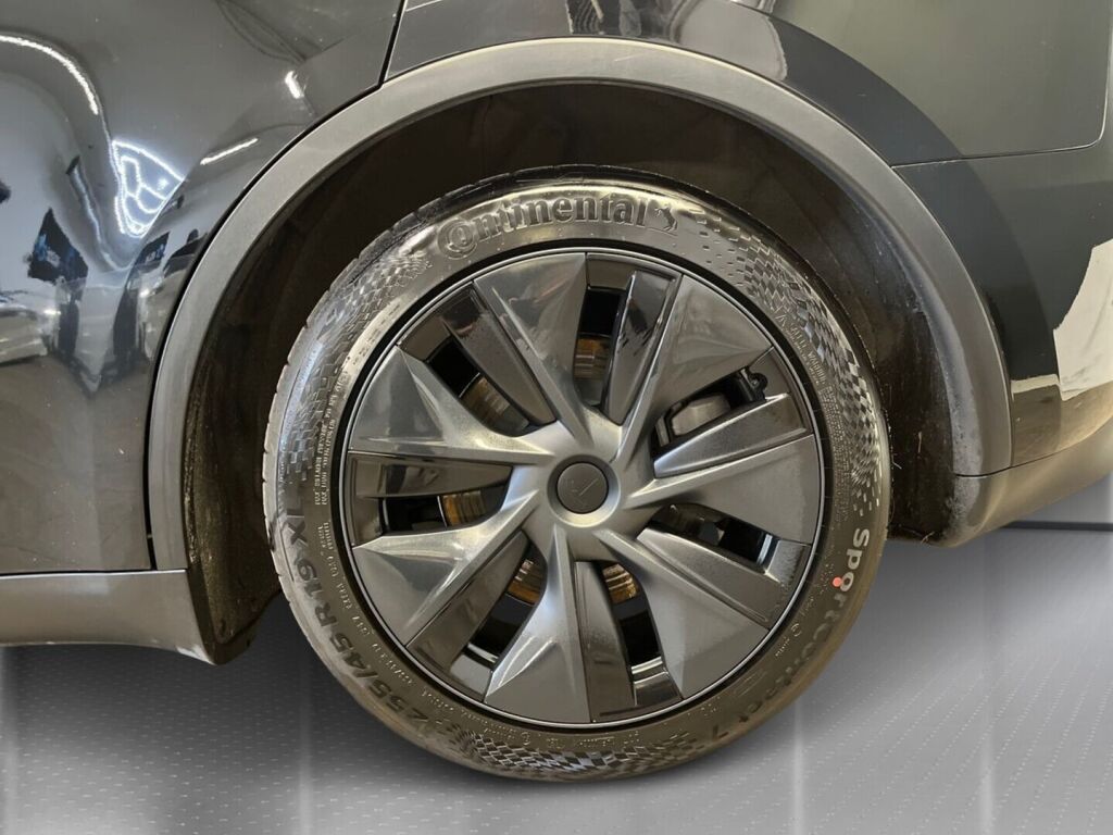 Tesla Model Y 2025 Musta