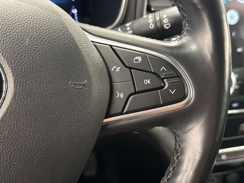 Renault Megane 2021 Valkoinen