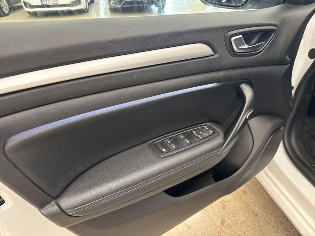 Renault Megane 2021 Valkoinen