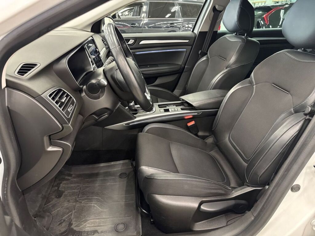 Renault Megane 2021 Valkoinen