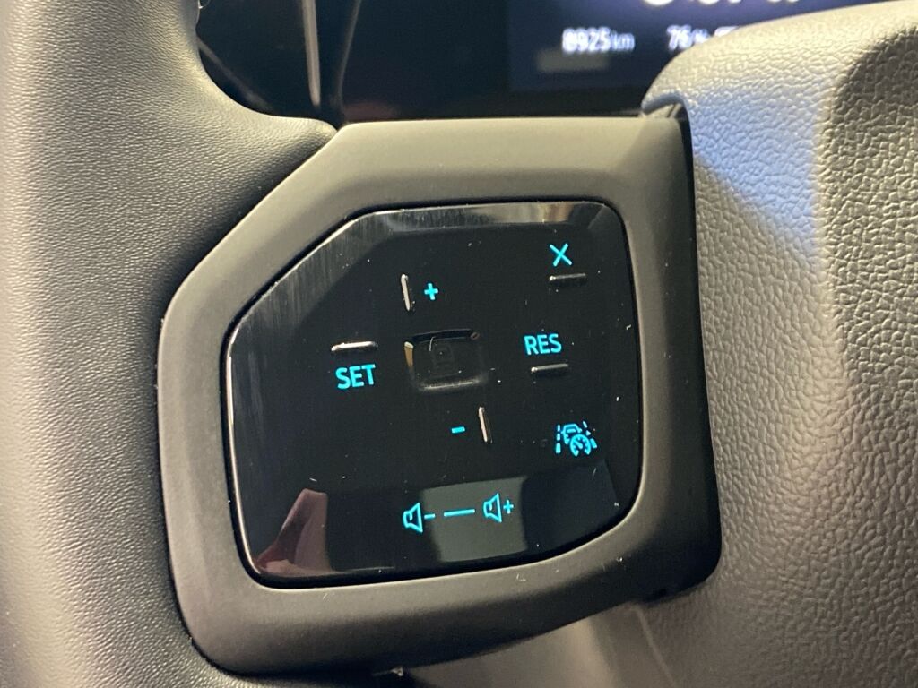 Ford Explorer 2025 Punainen