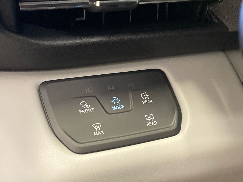 Ford Explorer 2025 Punainen