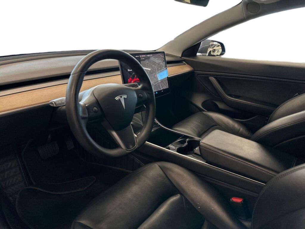 Tesla Model 3 2020 Harmaa