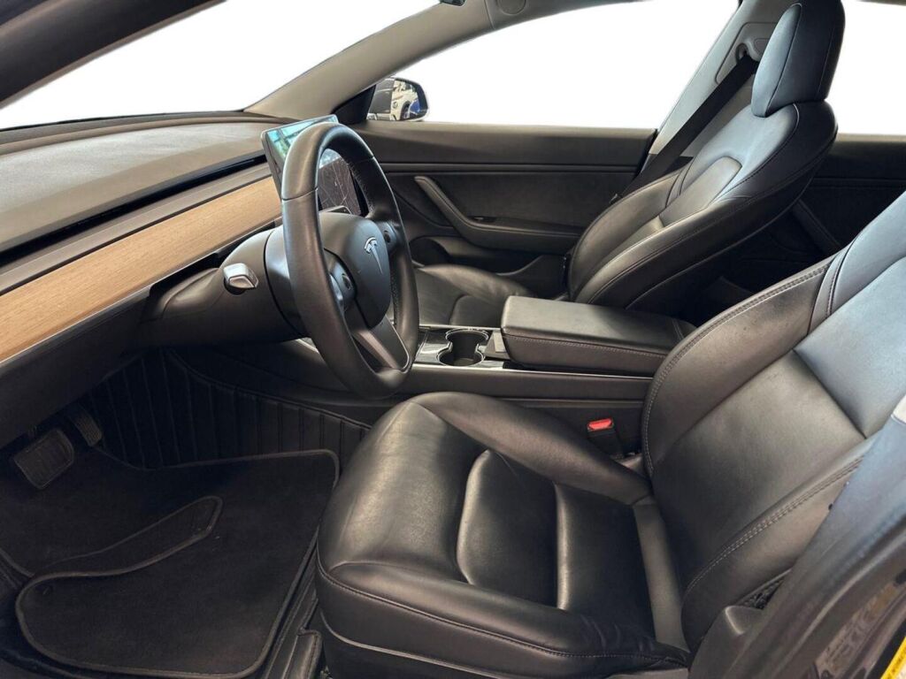 Tesla Model 3 2020 Harmaa