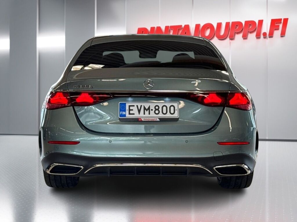 Mercedes-Benz E 2024 Vihreä