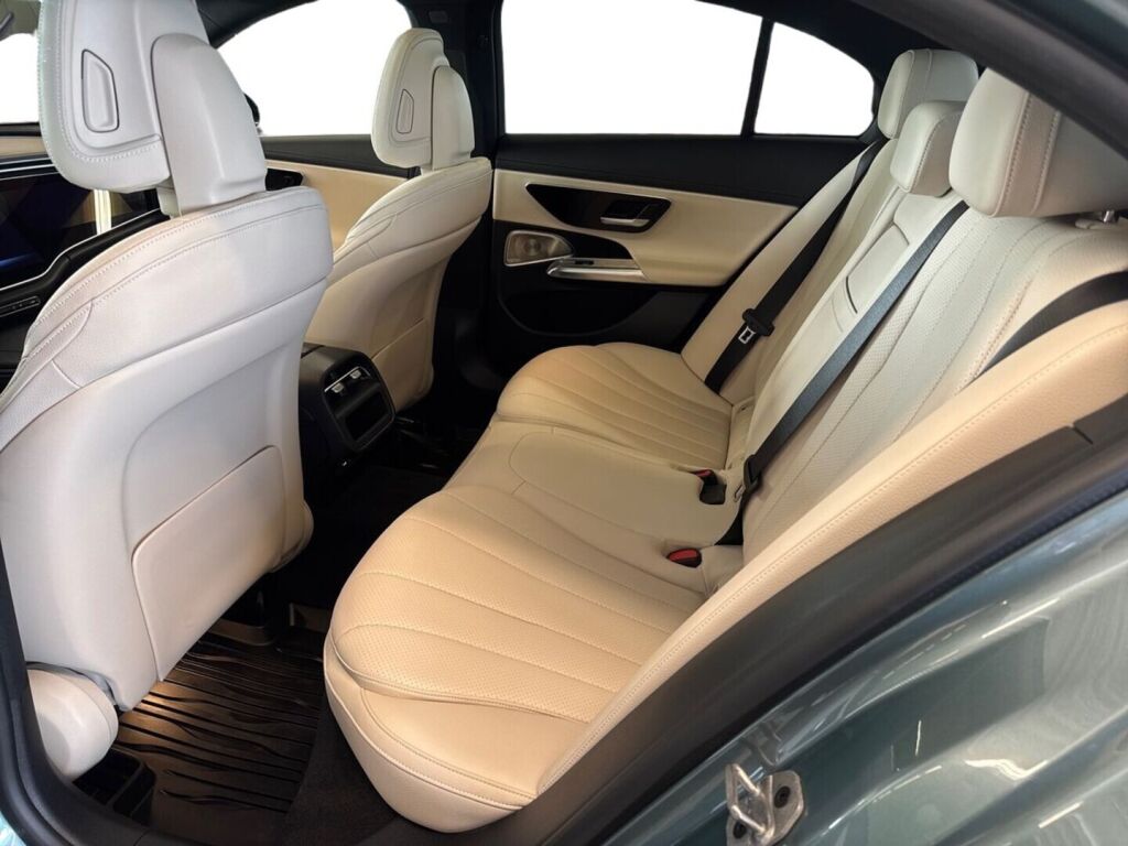 Mercedes-Benz E 2024 Vihreä