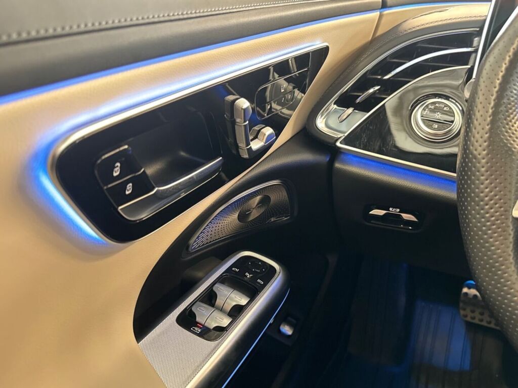 Mercedes-Benz E 2024 Vihreä