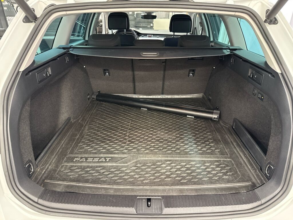 Volkswagen Passat 2020 Valkoinen