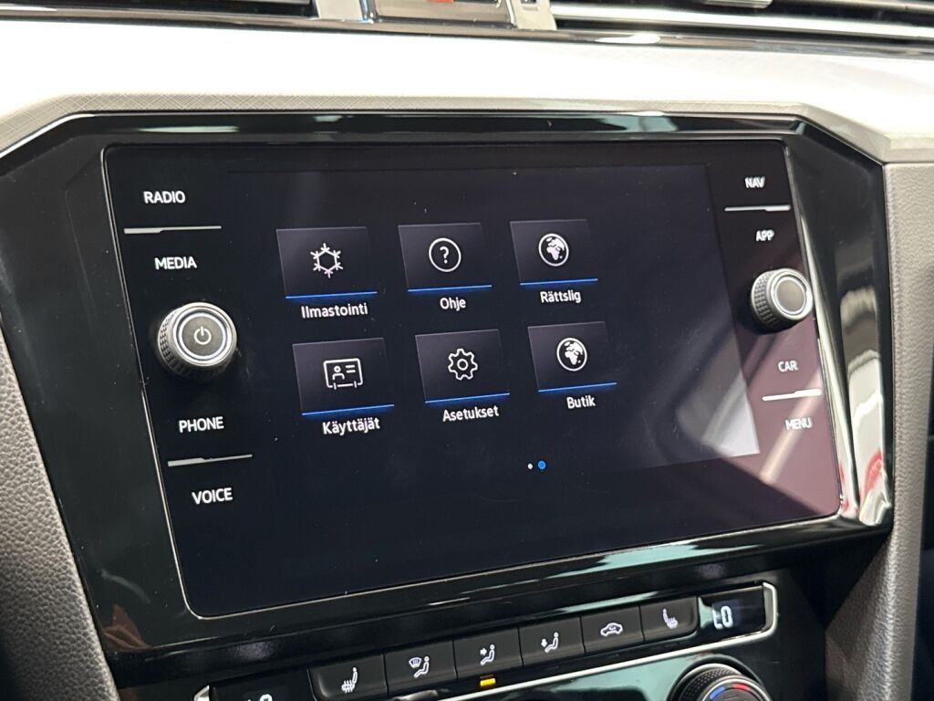 Volkswagen Passat 2020 Valkoinen