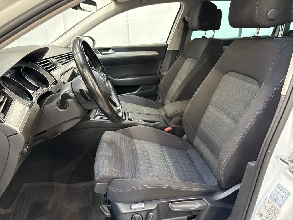 Volkswagen Passat 2020 Valkoinen