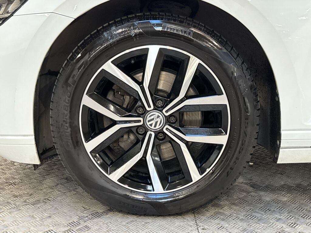 Volkswagen Passat 2020 Valkoinen