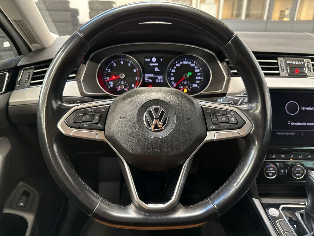Volkswagen Passat 2020 Valkoinen