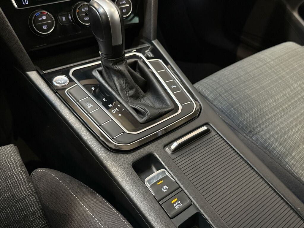 Volkswagen Passat 2020 Valkoinen