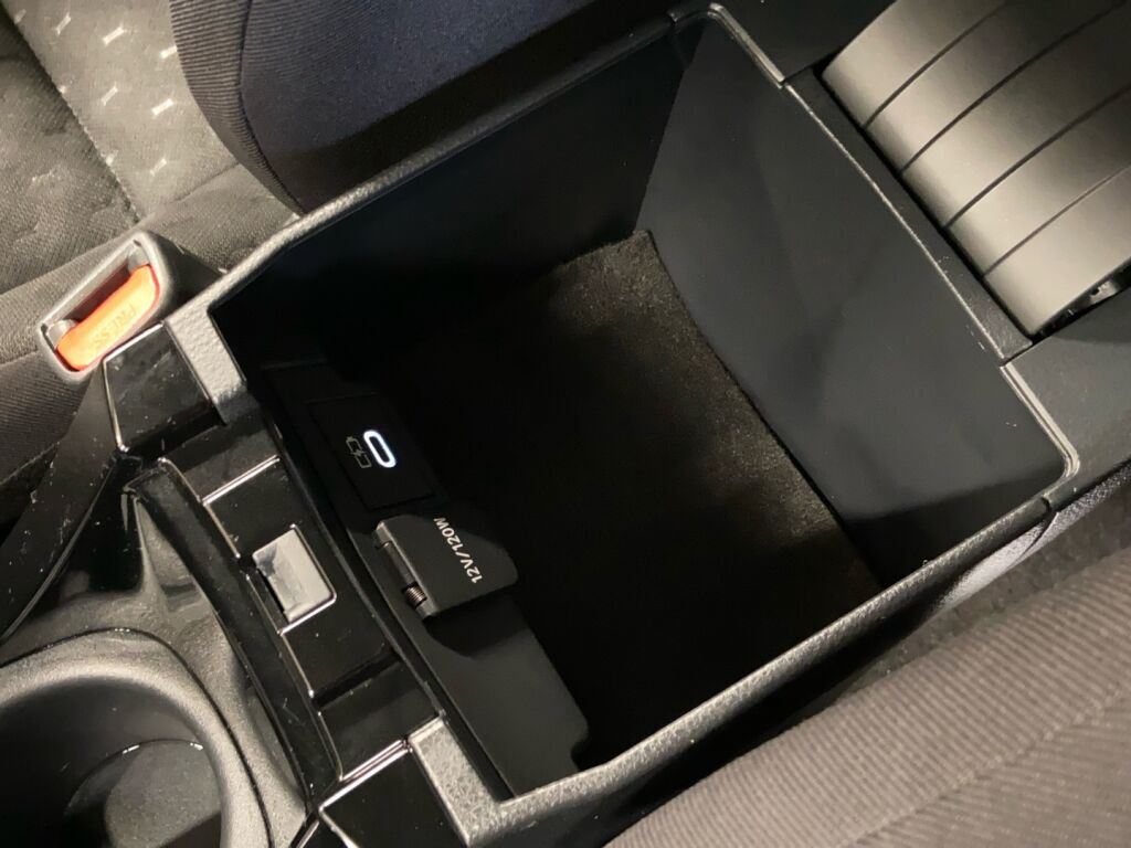 Toyota Corolla 2024 Musta