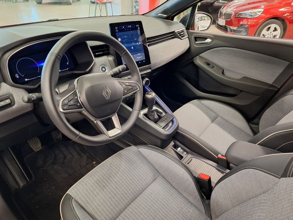 Renault Clio 2024 Oranssi