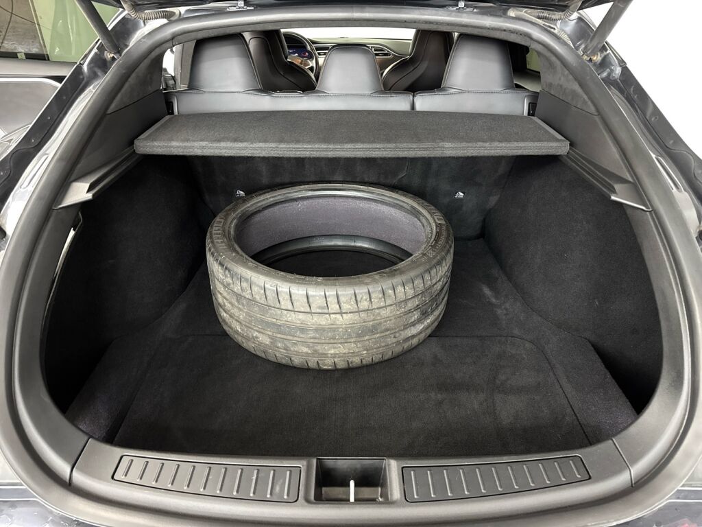 Tesla Model S 2017 Harmaa