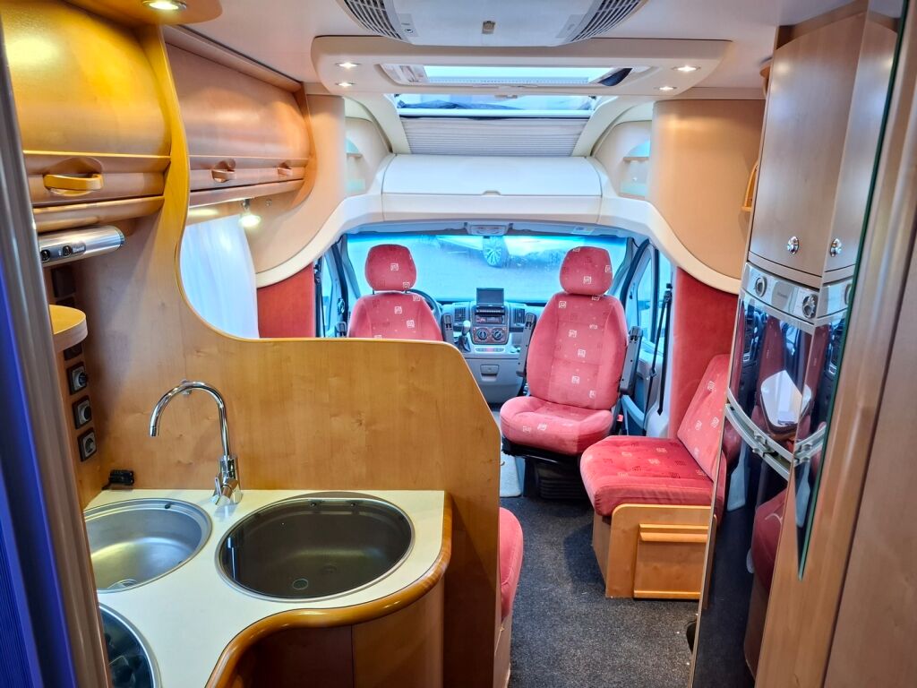 Rapido 7066 DF 2009 Valkoinen