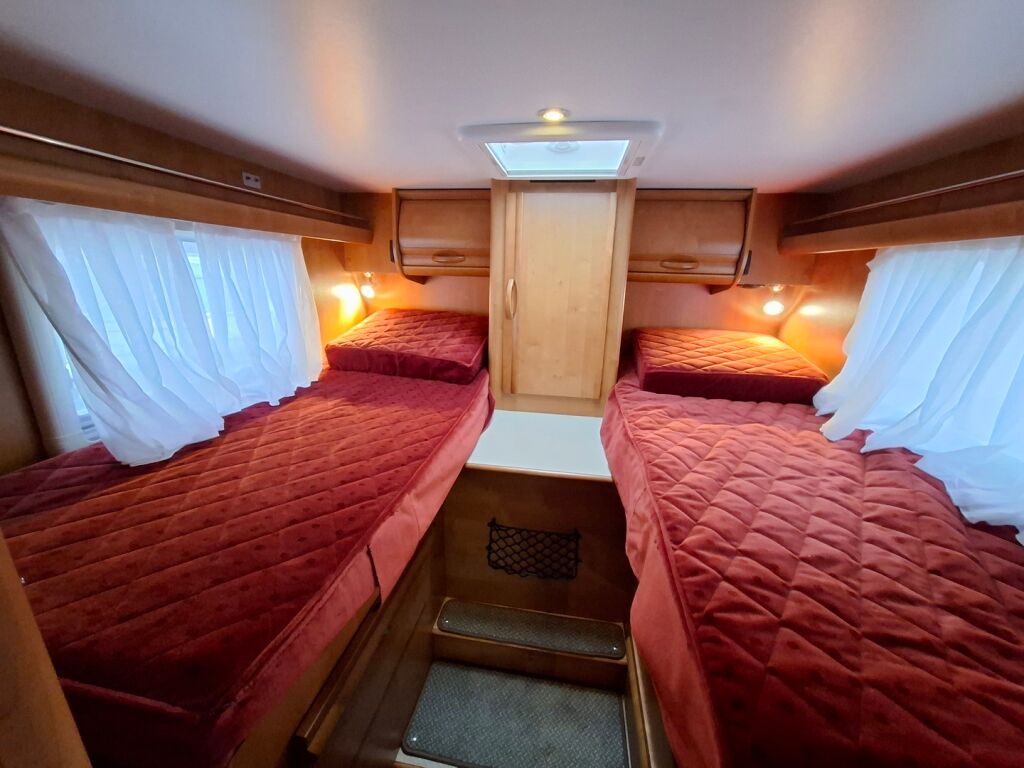 Rapido 7066 DF 2009 Valkoinen