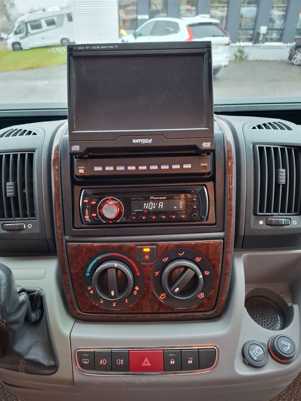 Rapido 7066 DF 2009 Valkoinen