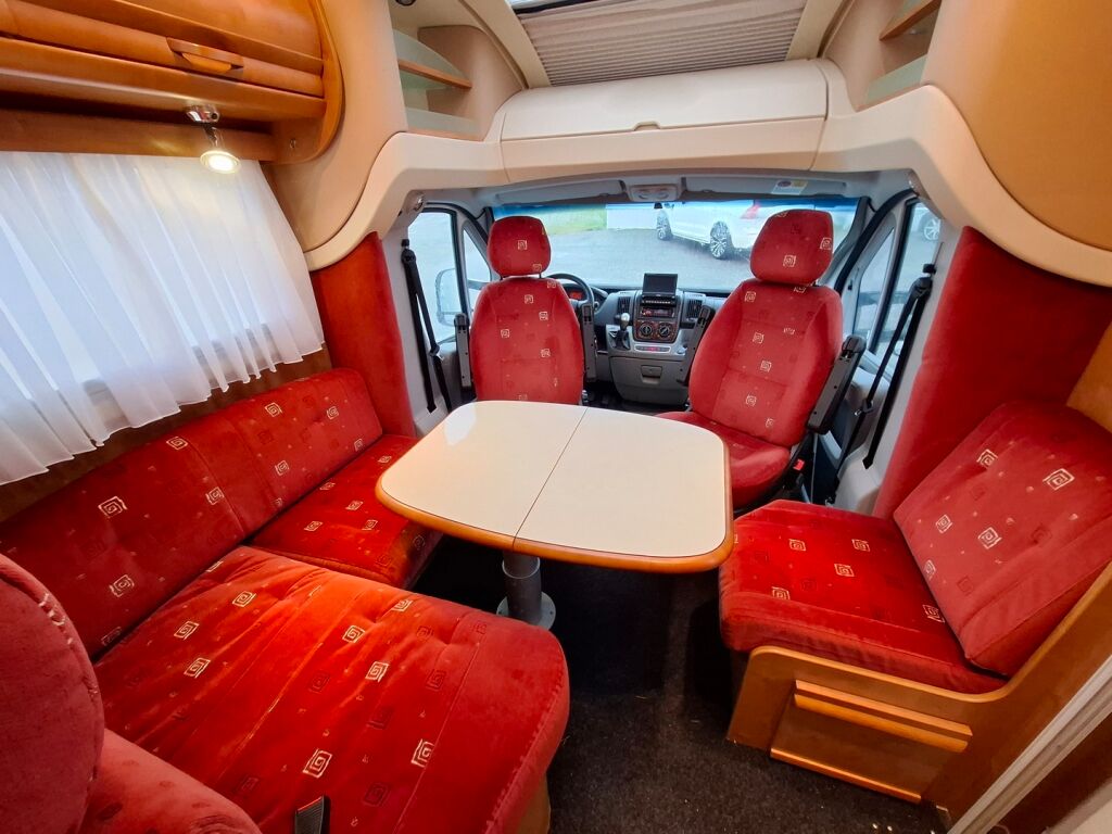 Rapido 7066 DF 2009 Valkoinen