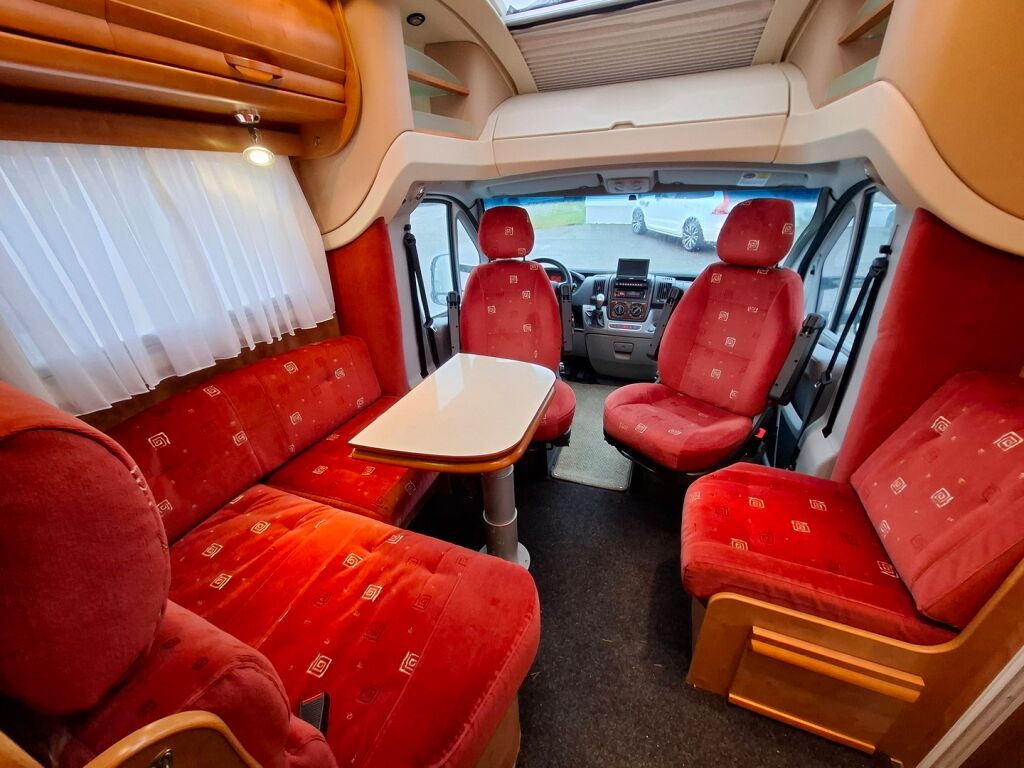 Rapido 7066 DF 2009 Valkoinen