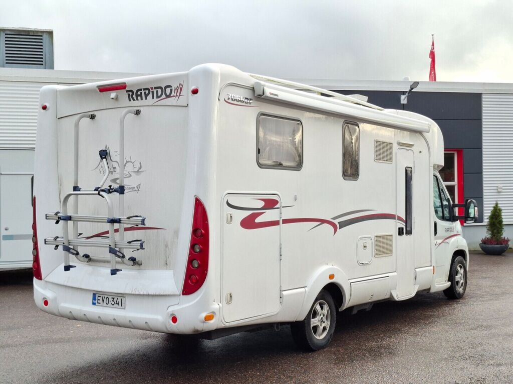 Rapido 7066 DF 2009 Valkoinen