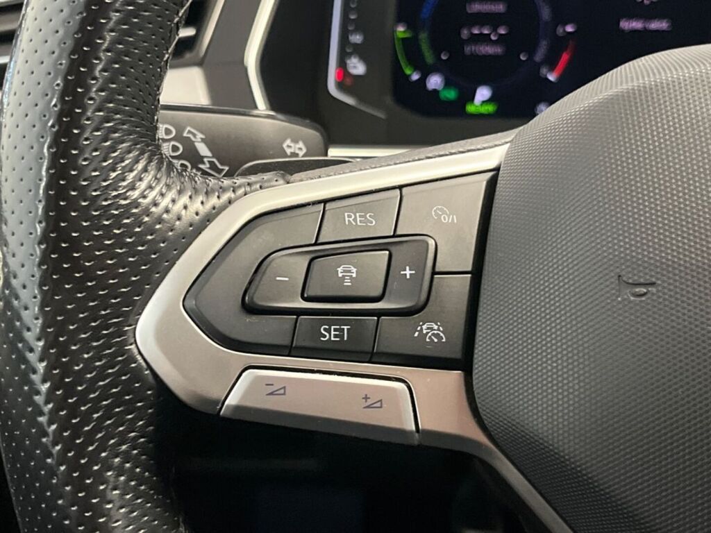Volkswagen Passat 2021 Sininen