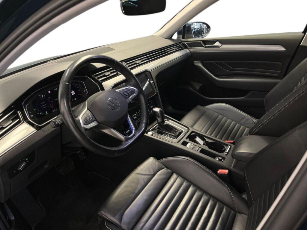 Volkswagen Passat 2021 Sininen