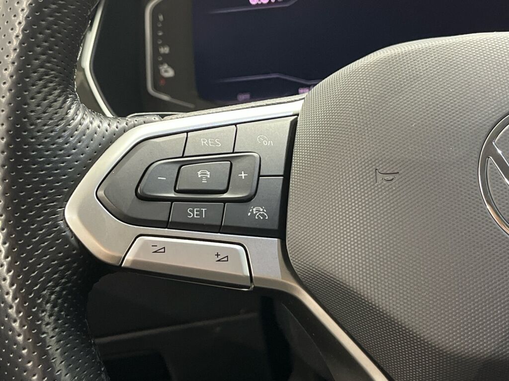 Volkswagen Passat 2021 Sininen