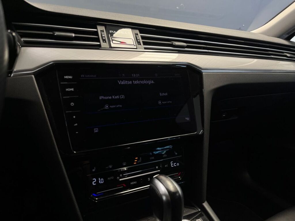 Volkswagen Passat 2021 Sininen