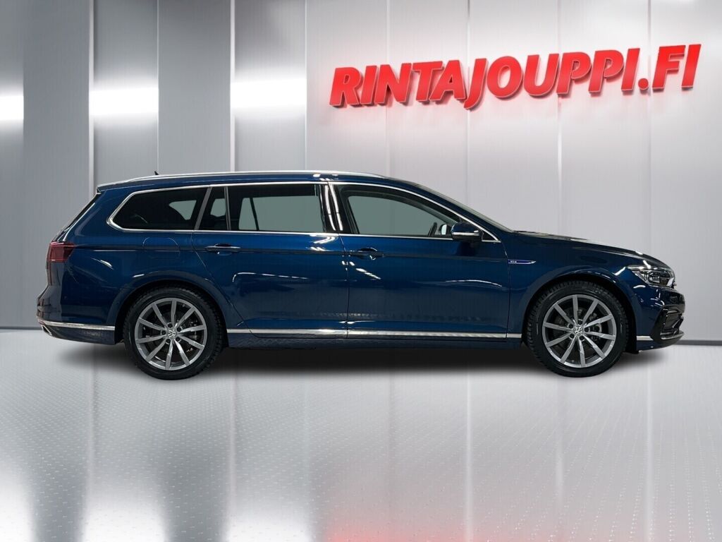 Volkswagen Passat 2021 Sininen