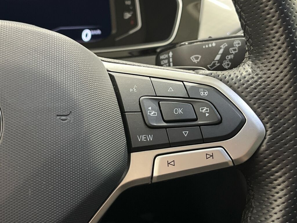 Volkswagen Passat 2021 Sininen