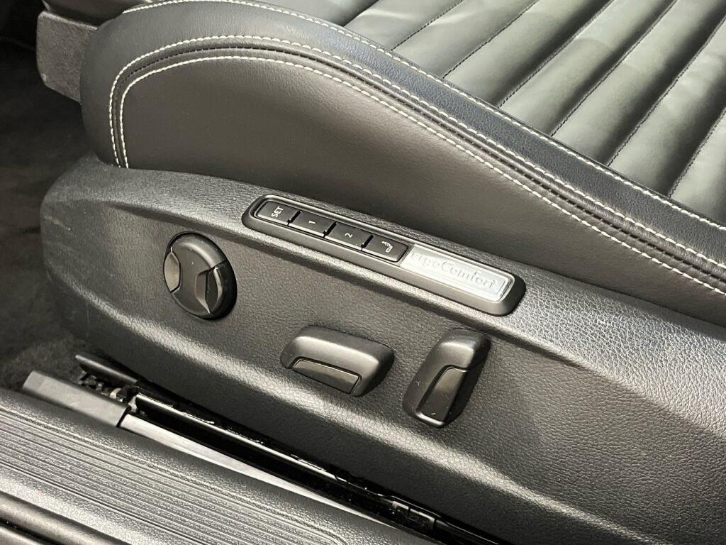 Volkswagen Passat 2021 Sininen