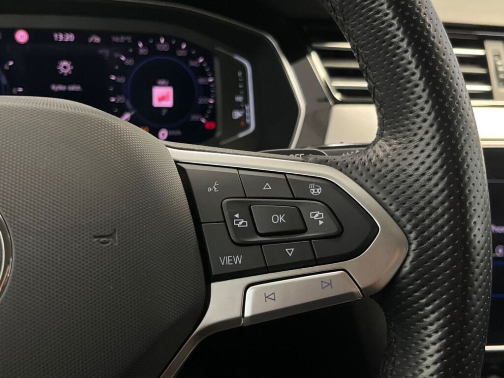 Volkswagen Passat 2021 Sininen