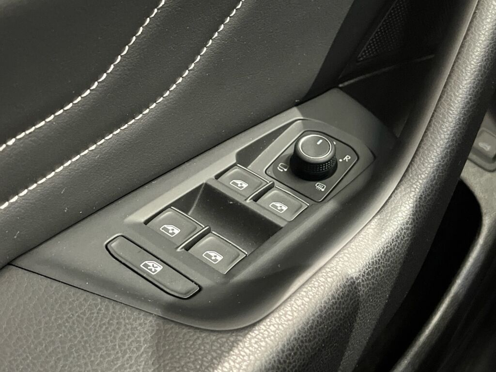 Volkswagen Passat 2021 Sininen