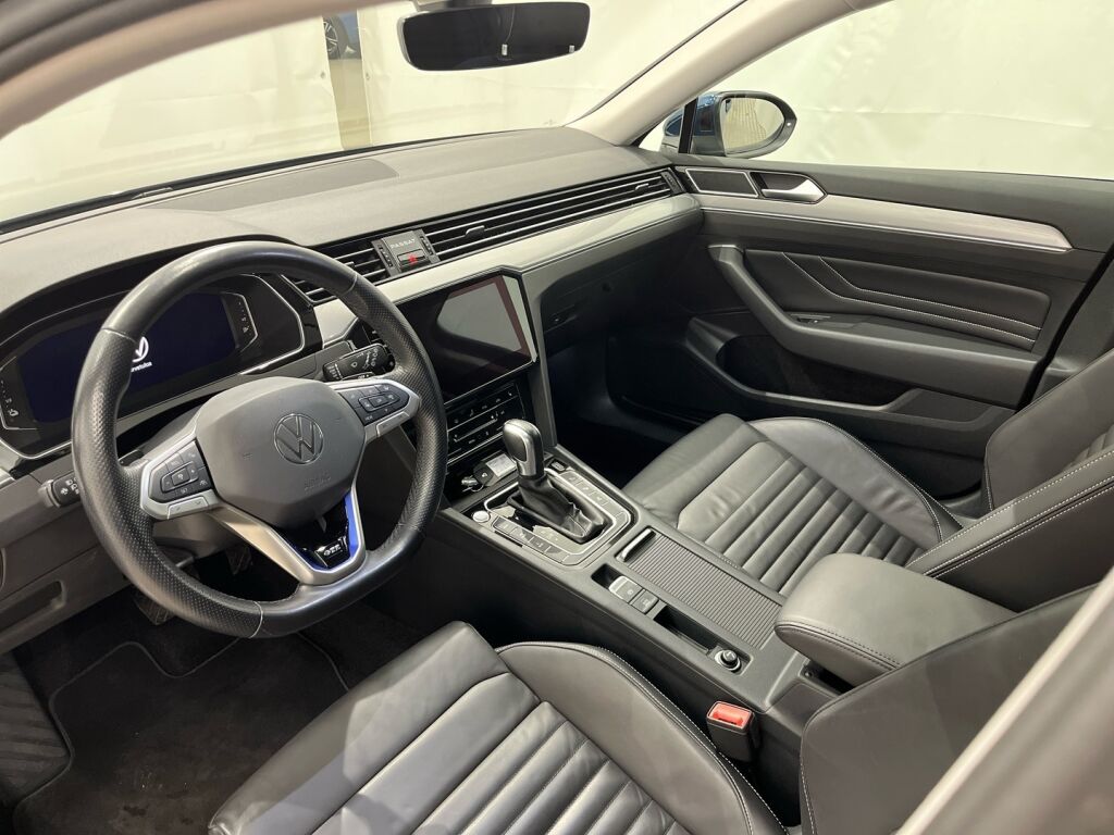 Volkswagen Passat 2021 Sininen