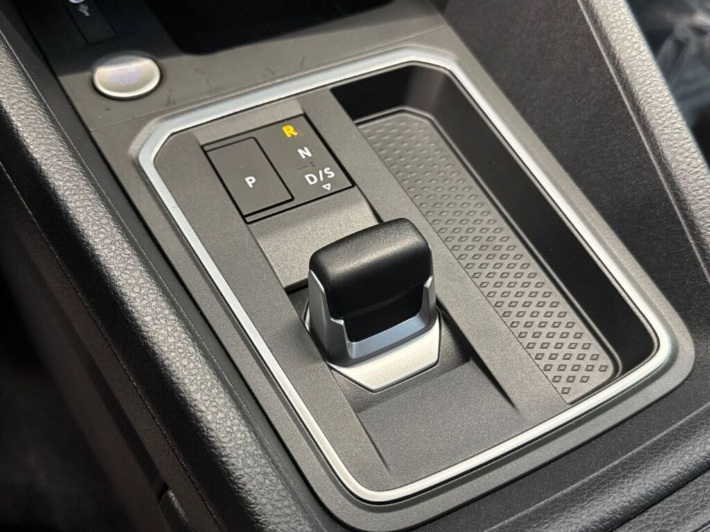 Ford Grand Tourneo Connect 2026 Frozen White