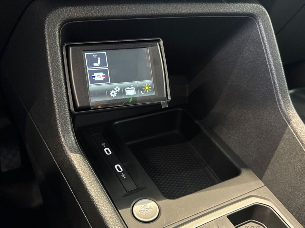 Ford Grand Tourneo Connect 2026 Frozen White