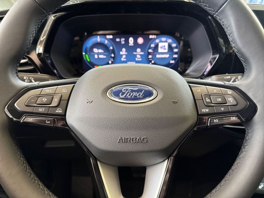 Ford Grand Tourneo Connect 2026 Frozen White