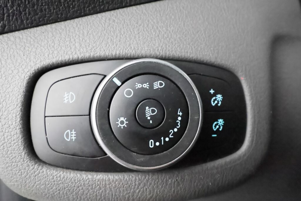 Ford Transit Connect 2018 Valkoinen