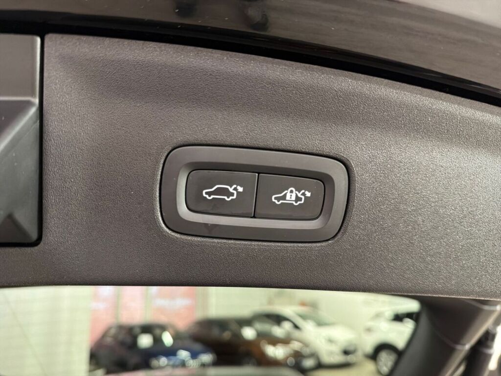 Polestar 2 2024 Musta