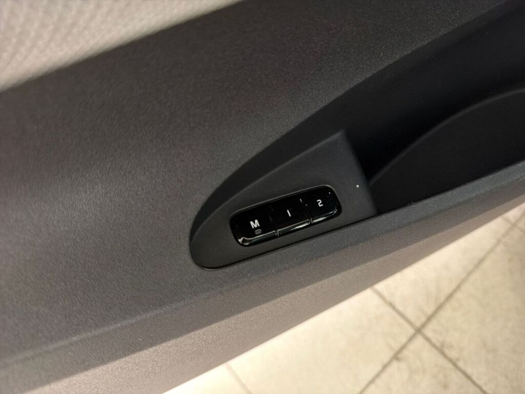Polestar 2 2024 Musta