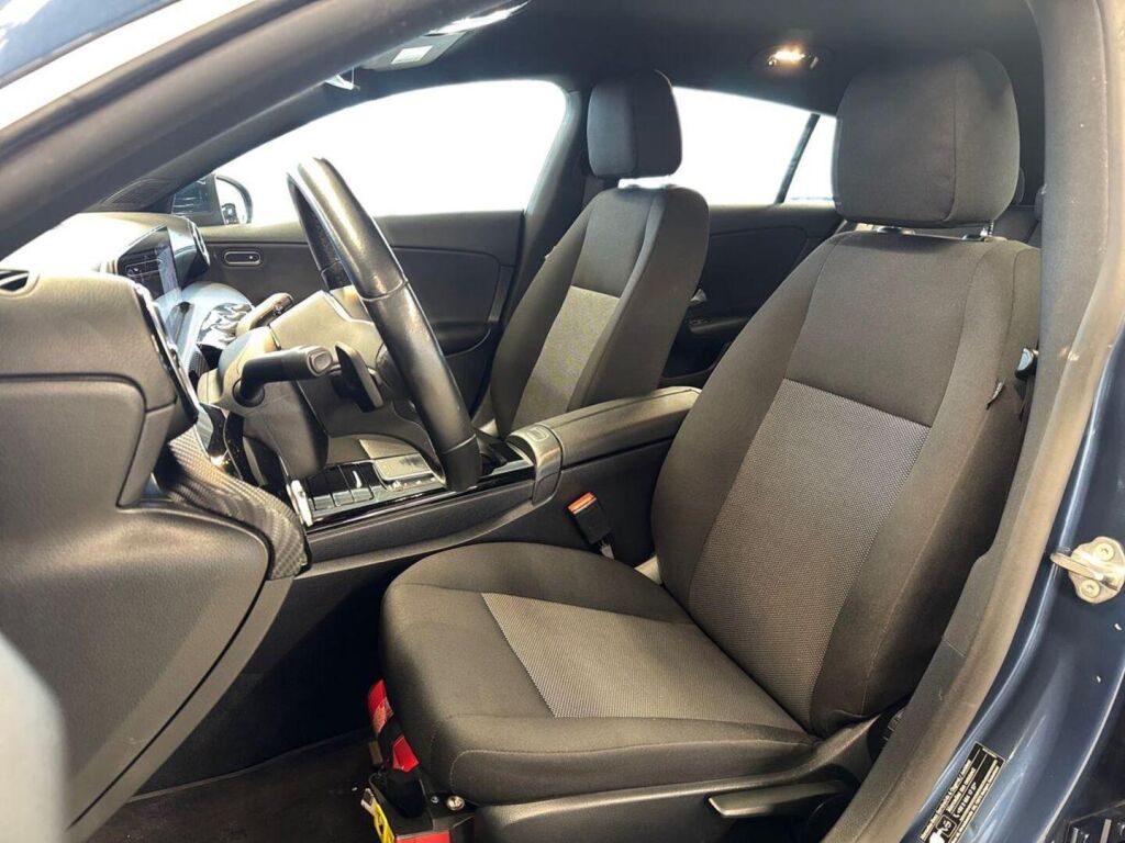 Mercedes-Benz CLA 2021 Sininen