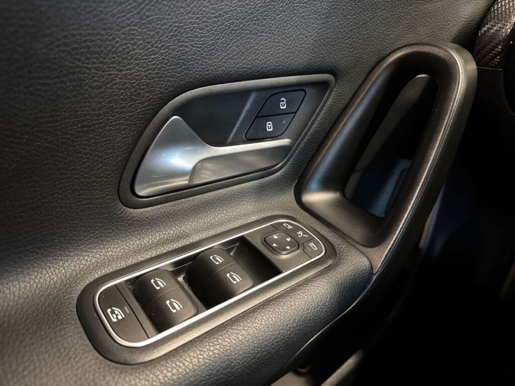 Mercedes-Benz CLA 2021 Sininen