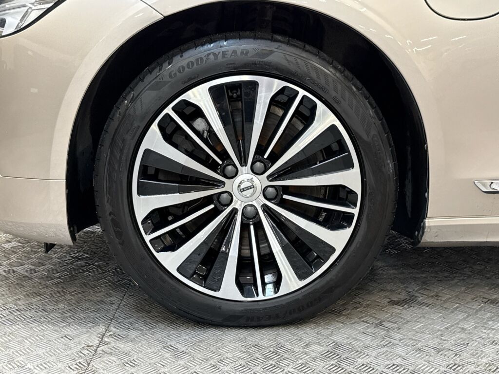 Volvo V90 2023 Harmaa