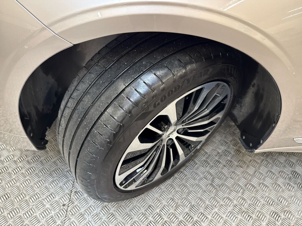 Volvo V90 2023 Harmaa