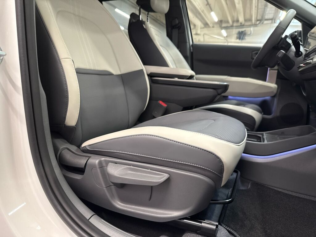 Kia EV3 2025 Snow White Pearl