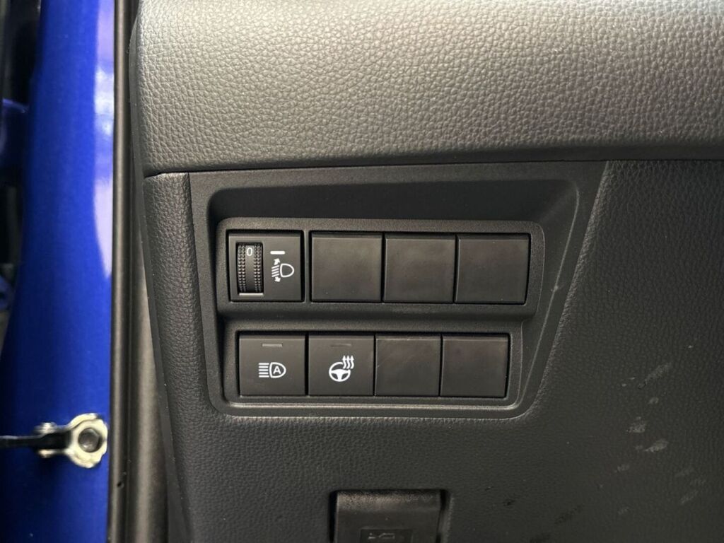 Toyota Yaris 2025 Sininen