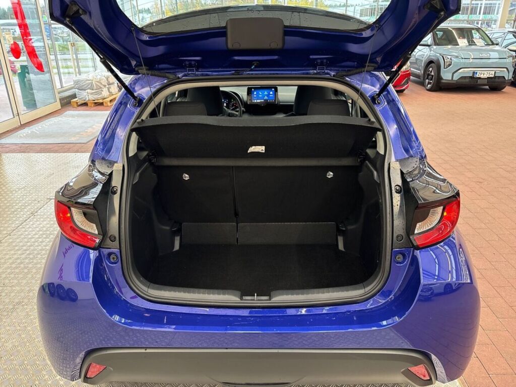 Toyota Yaris 2025 Sininen