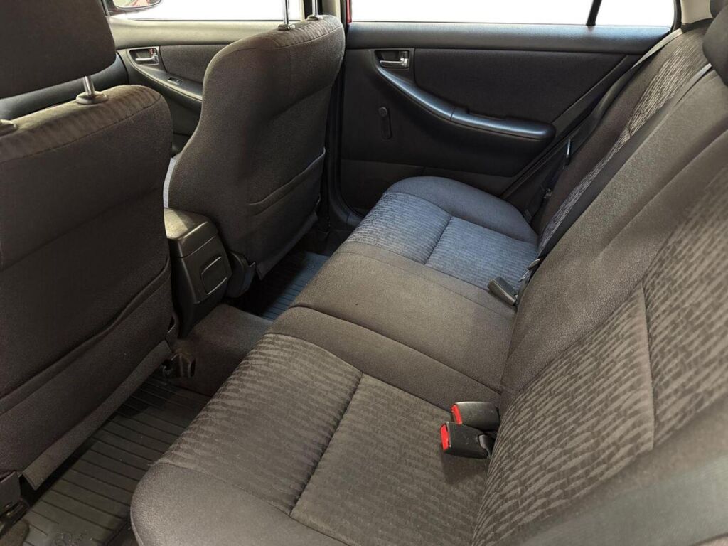 Toyota Corolla 2004 Punainen